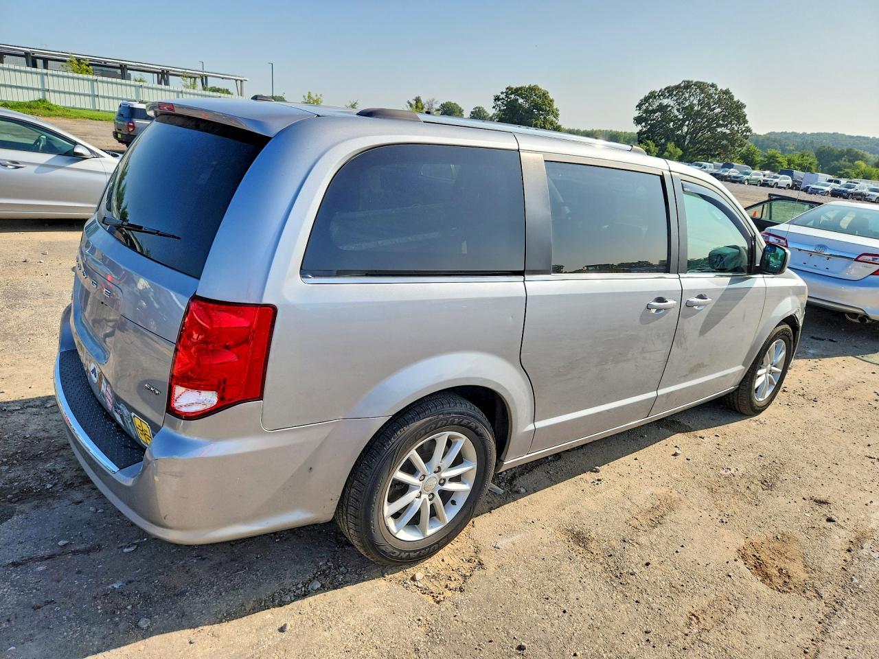 2019 Dodge Grand Caravan Sxt - zdjęcie 3