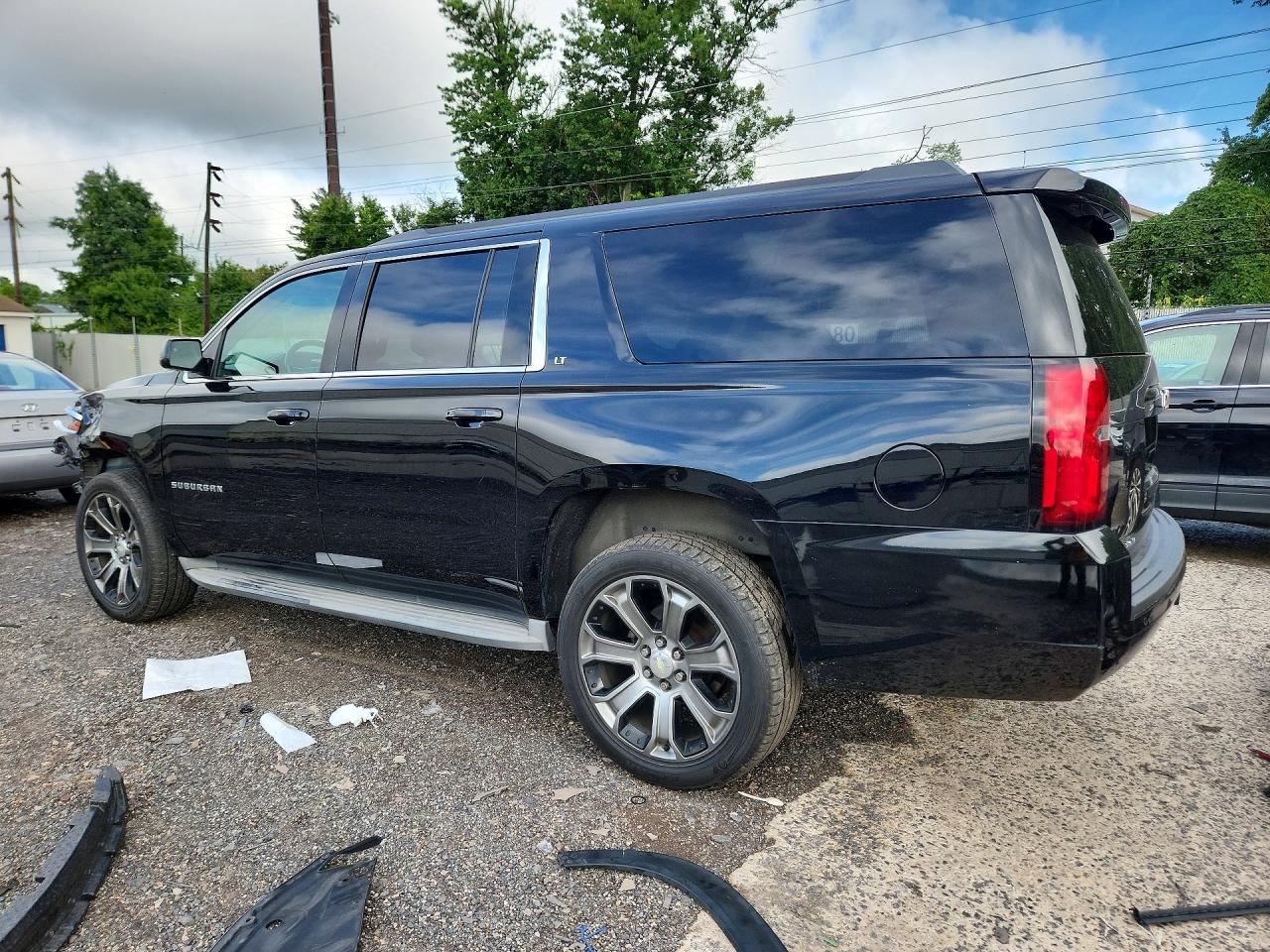 2015 Chevrolet Suburban K1500 Lt - zdjęcie 2