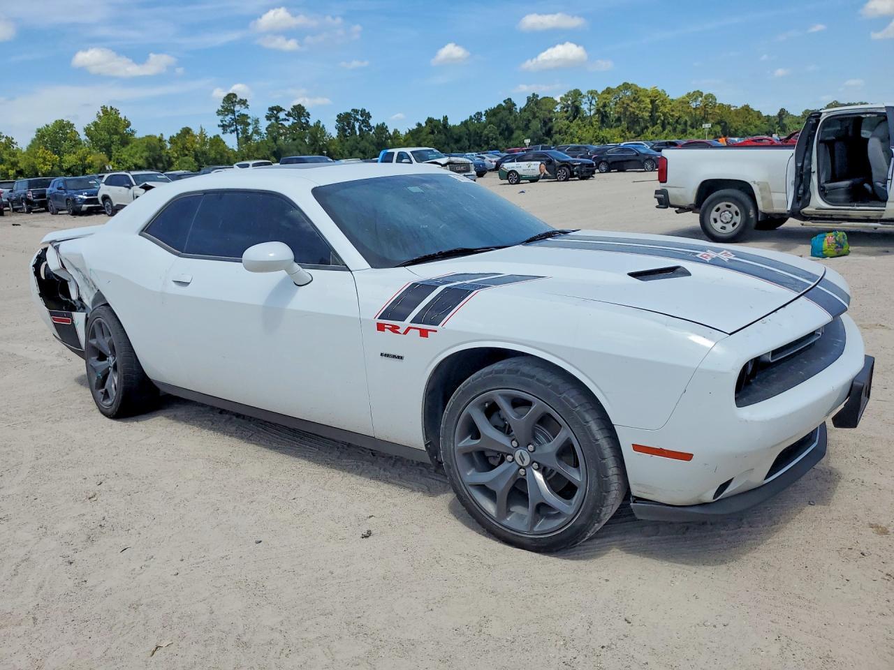 2016 Dodge Challenger R/T - zdjęcie 4