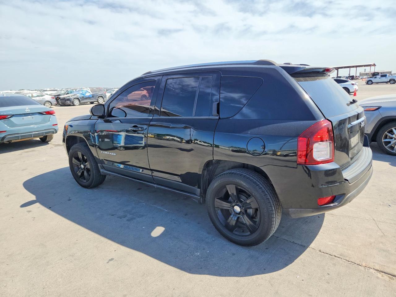 2014 Jeep Compass Latitude - zdjęcie 2
