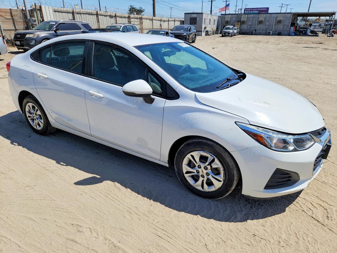 2019 Chevrolet Cruze Ls - zdjęcie 4