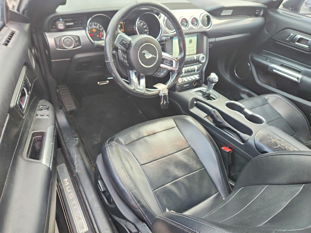 2017 Ford Mustang - zdjęcie 8