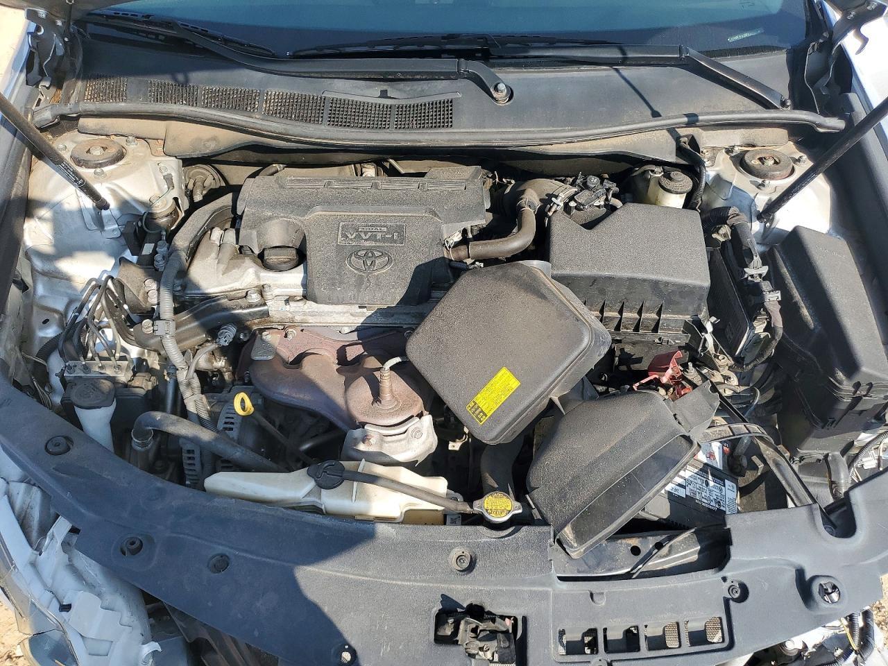 2013 Toyota Camry Le - zdjęcie 11