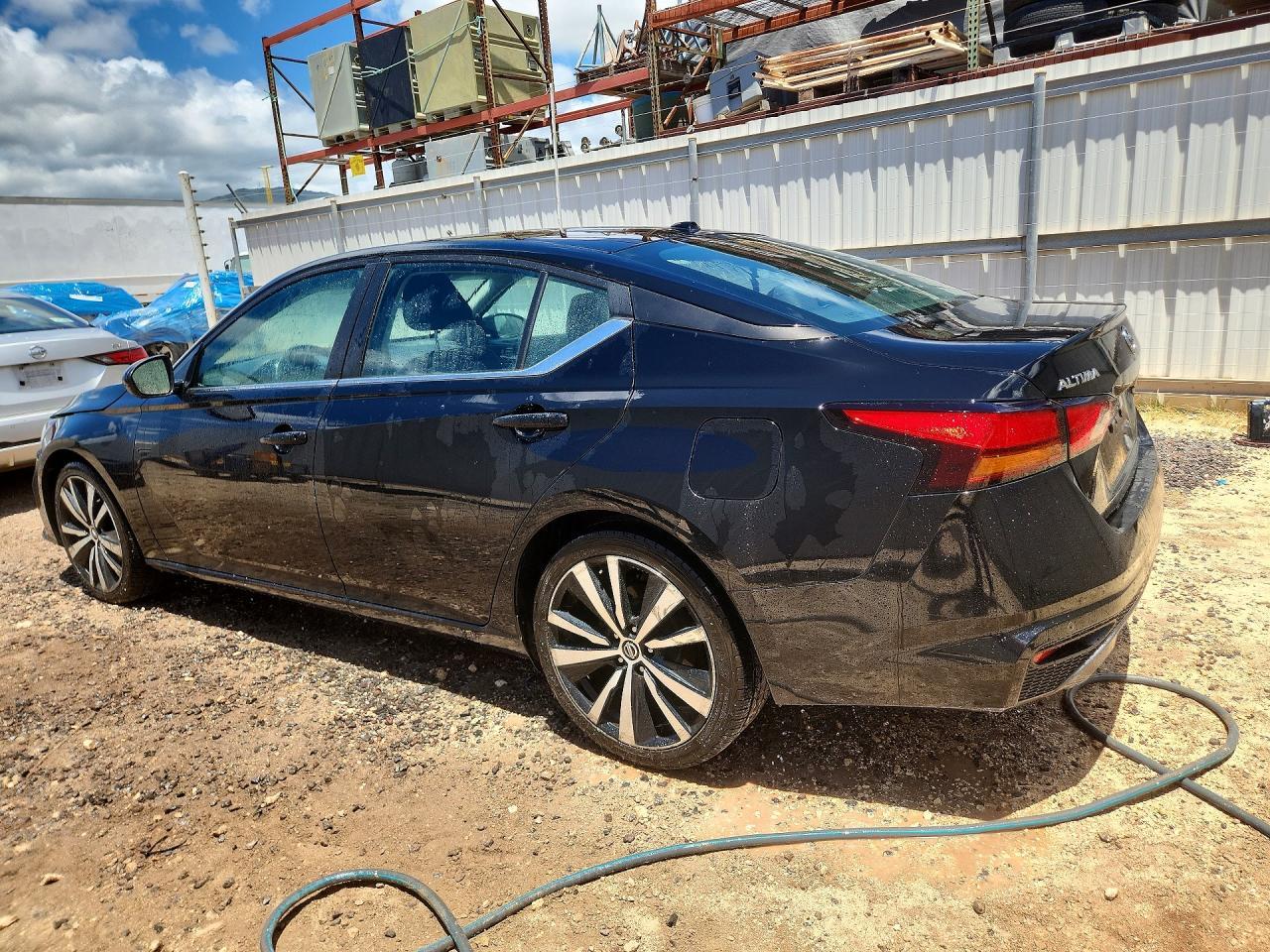 2021 Nissan Altima Sr - zdjęcie 2