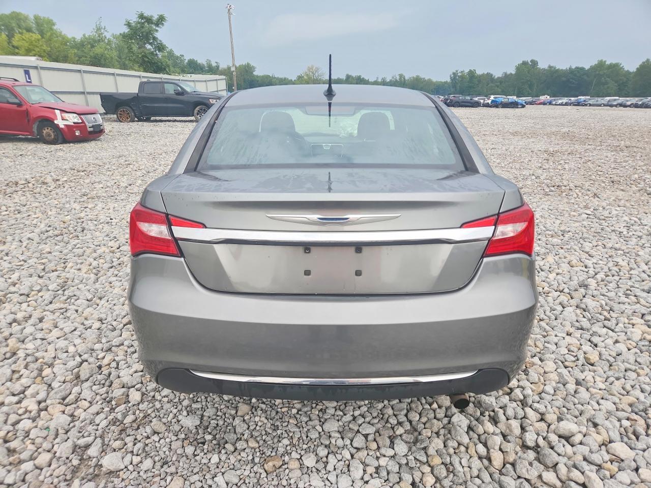 2013 Chrysler 200 Touring - zdjęcie 6