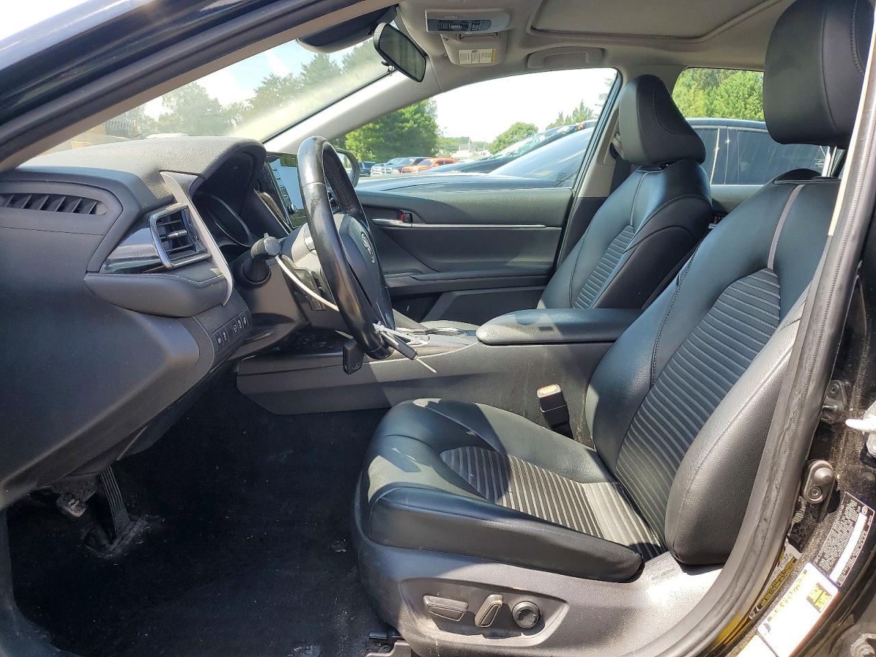 2021 Toyota Camry Se - zdjęcie 7