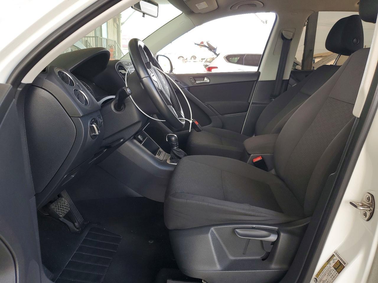 2015 Volkswagen Tiguan S - zdjęcie 7