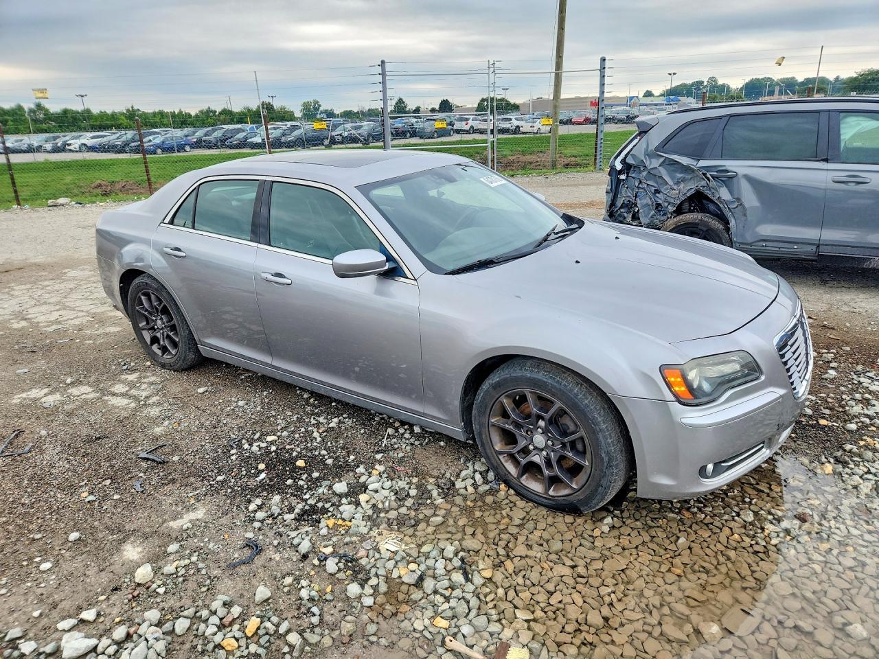 2014 Chrysler 300 S - zdjęcie 4
