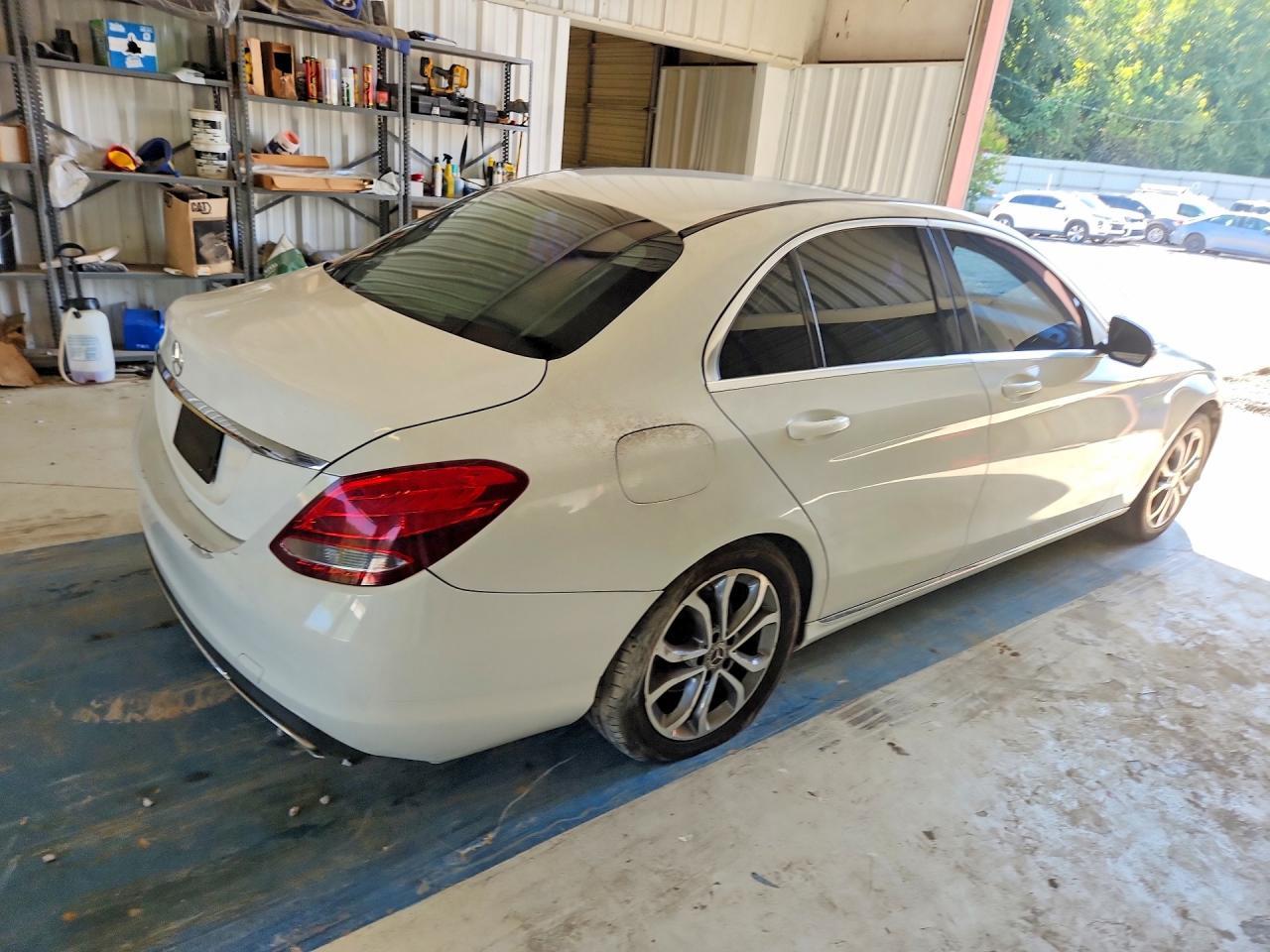 2018 Mercedes-Benz C 300 - zdjęcie 3