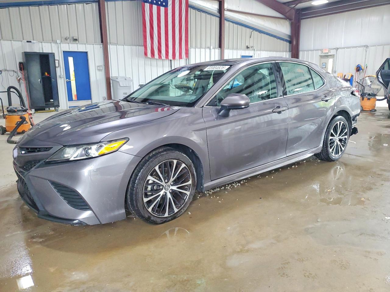 2018 Toyota Camry Se - zdjęcie główne