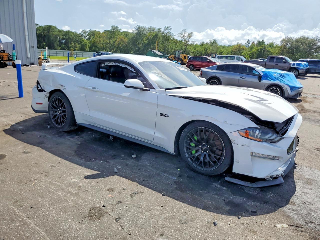 2020 Ford Mustang Gt - zdjęcie 4