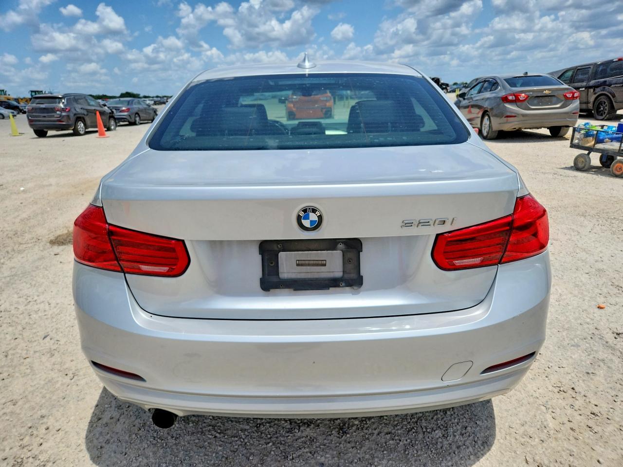 2016 BMW 320 I - zdjęcie 6
