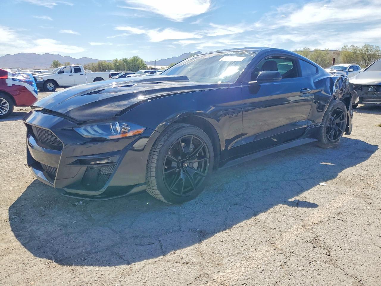 2020 Ford Mustang Gt - zdjęcie główne
