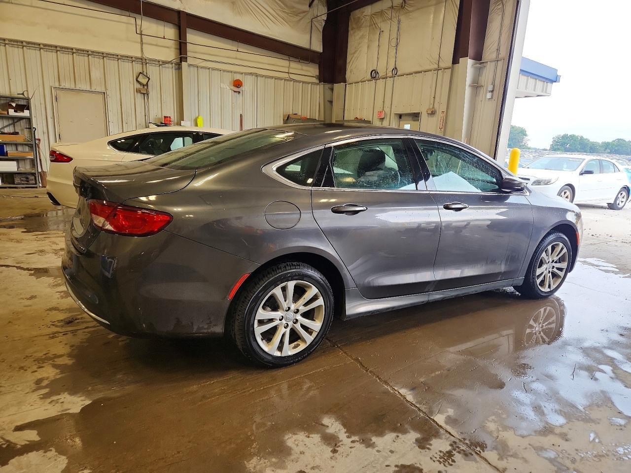 2016 Chrysler 200 Limited - zdjęcie 3
