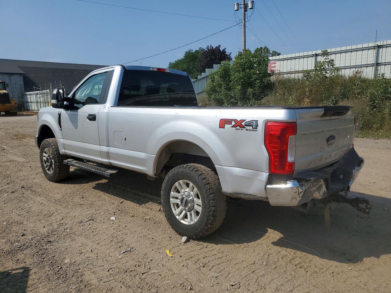 2018 Ford F250 Super Duty - zdjęcie 2