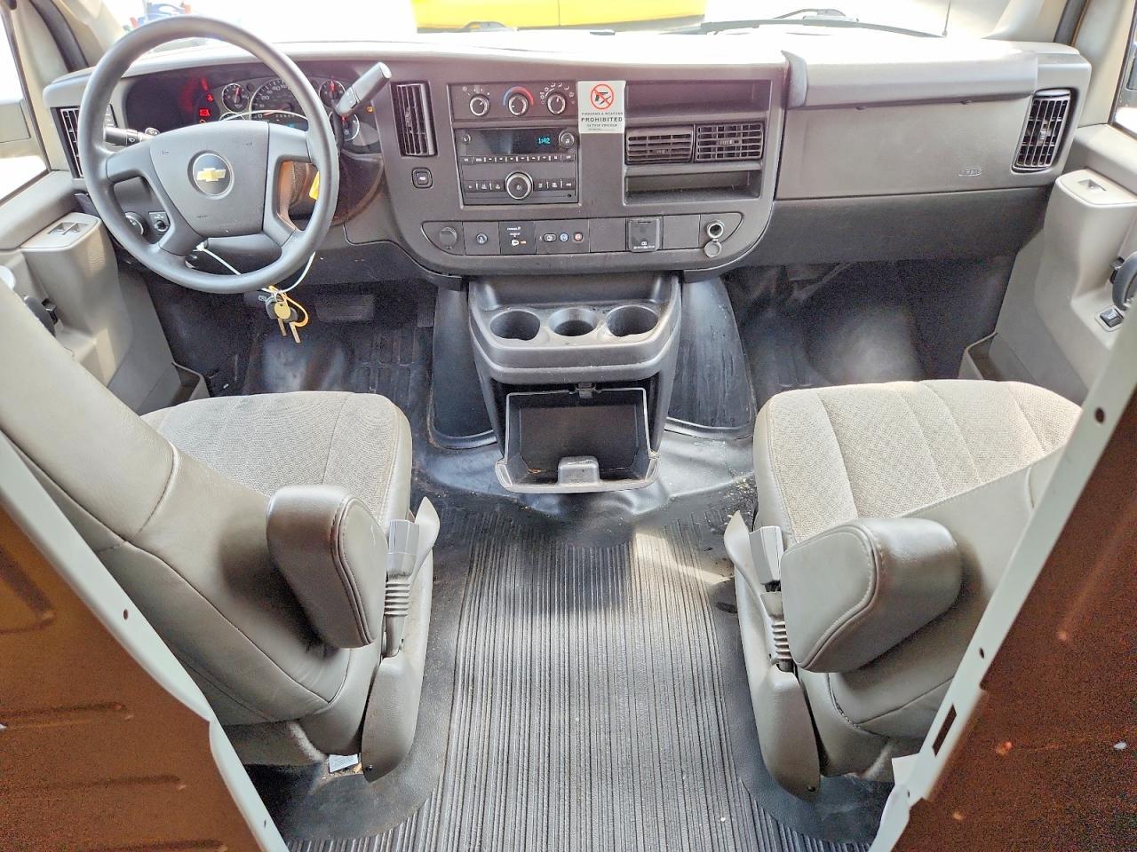 2020 Chevrolet Express G2500 - zdjęcie 8