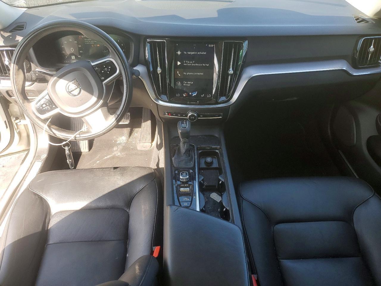 2020 Volvo S60 T5 Momentum - zdjęcie 8