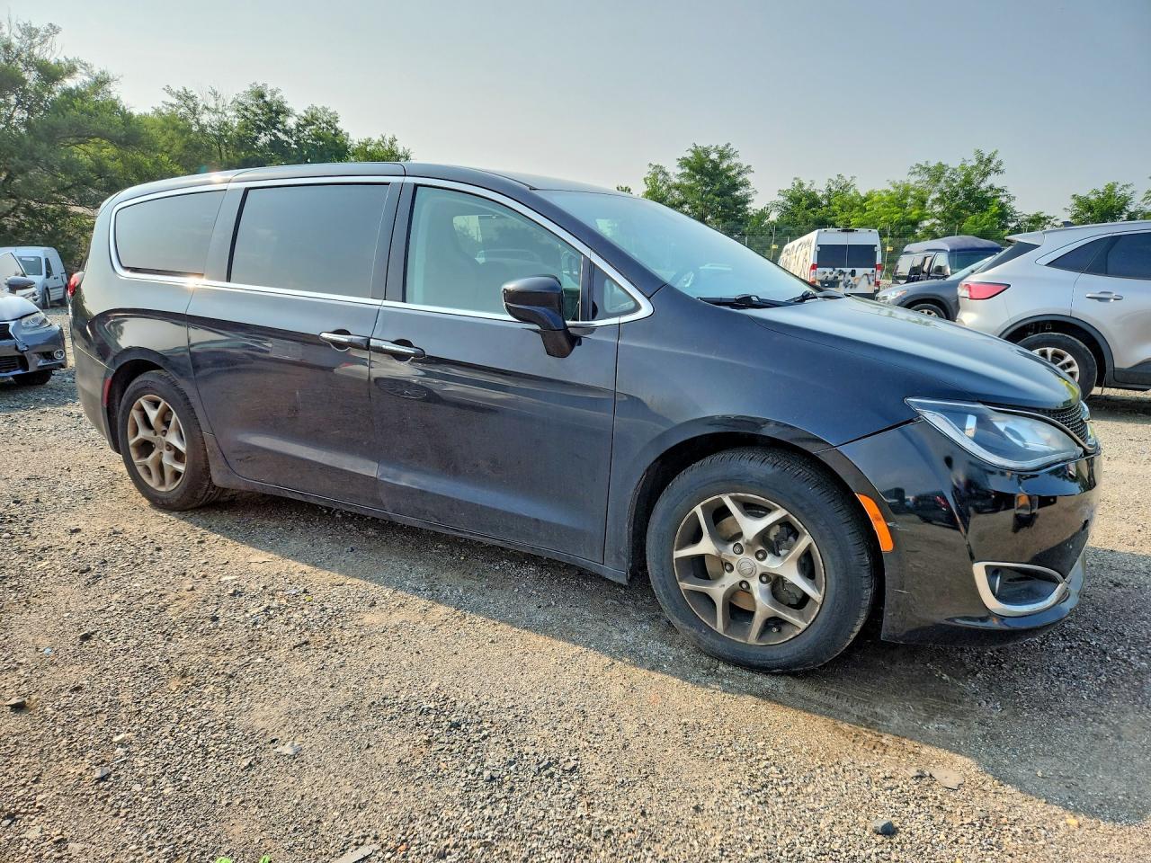 2019 Chrysler Pacifica Touring Plus - zdjęcie 4