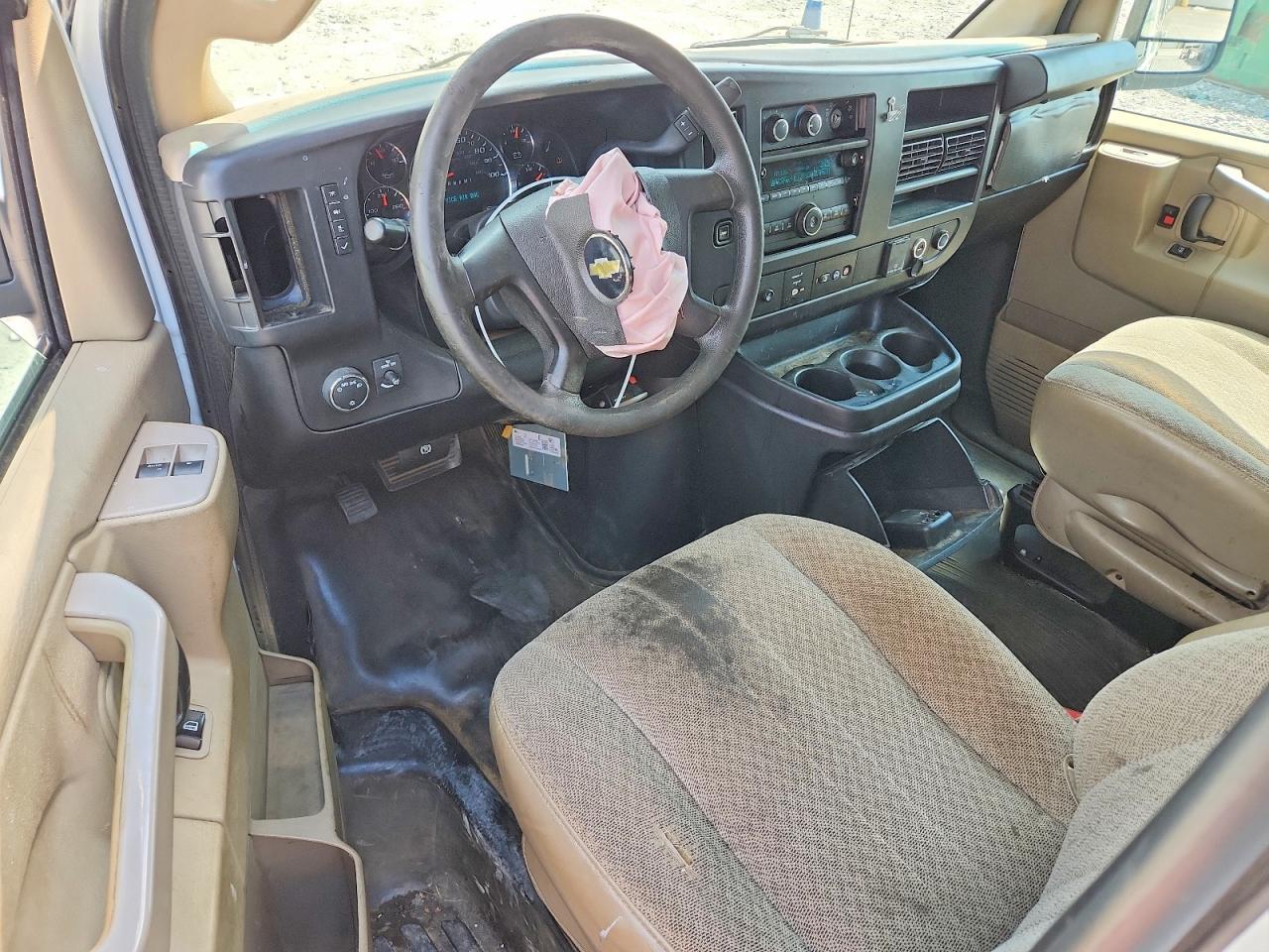 2020 Chevrolet Express G2500 - zdjęcie 8