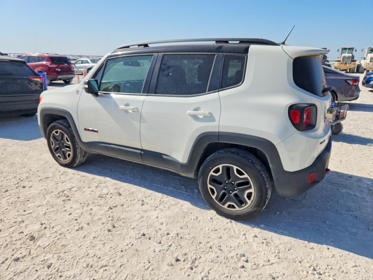 2017 Jeep Renegade Trailhawk - zdjęcie 2