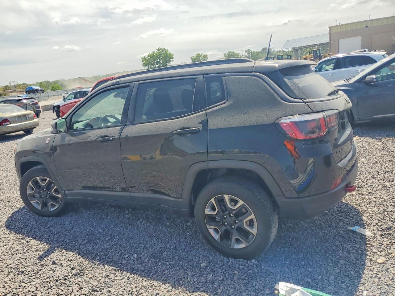 2018 Jeep Compass Trailhawk - zdjęcie 2