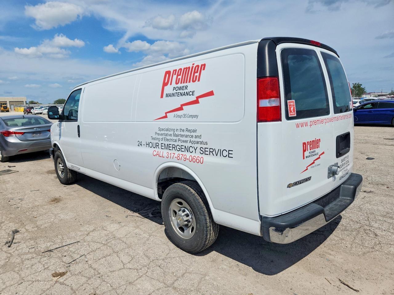 2025 Chevrolet Express G3500 - zdjęcie 2