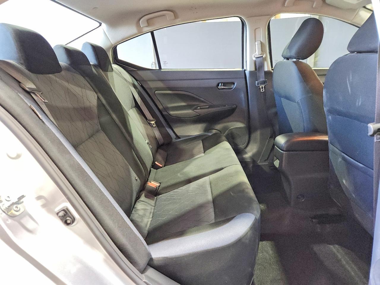 2025 Nissan Versa Sv - zdjęcie 10