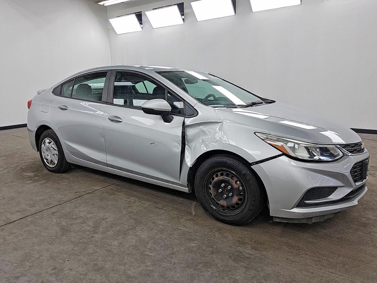 2018 Chevrolet Cruze Ls - zdjęcie 4