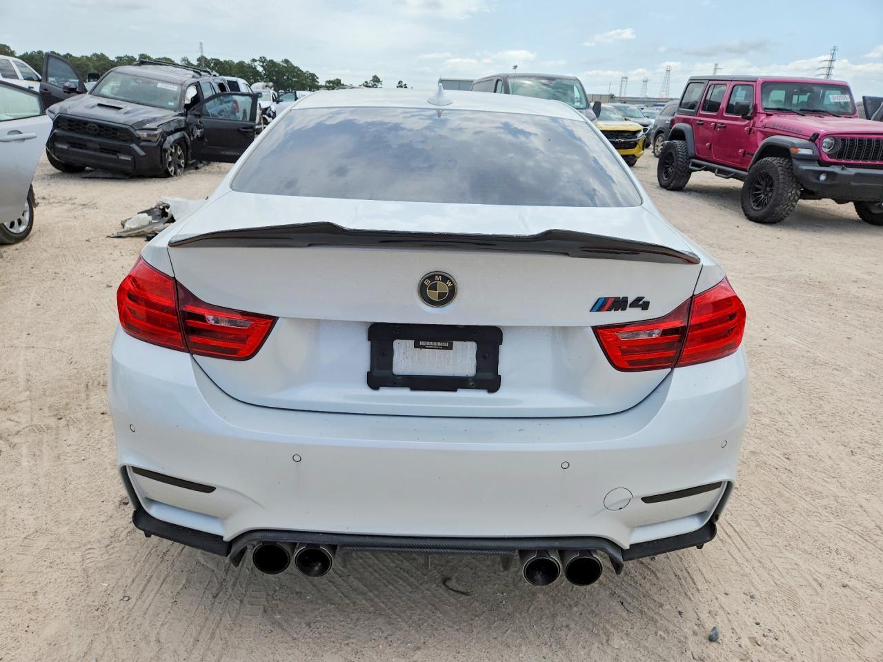 2015 BMW M4 - zdjęcie 6