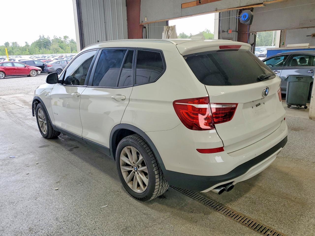 2016 BMW X3 xDrive28I - zdjęcie 2