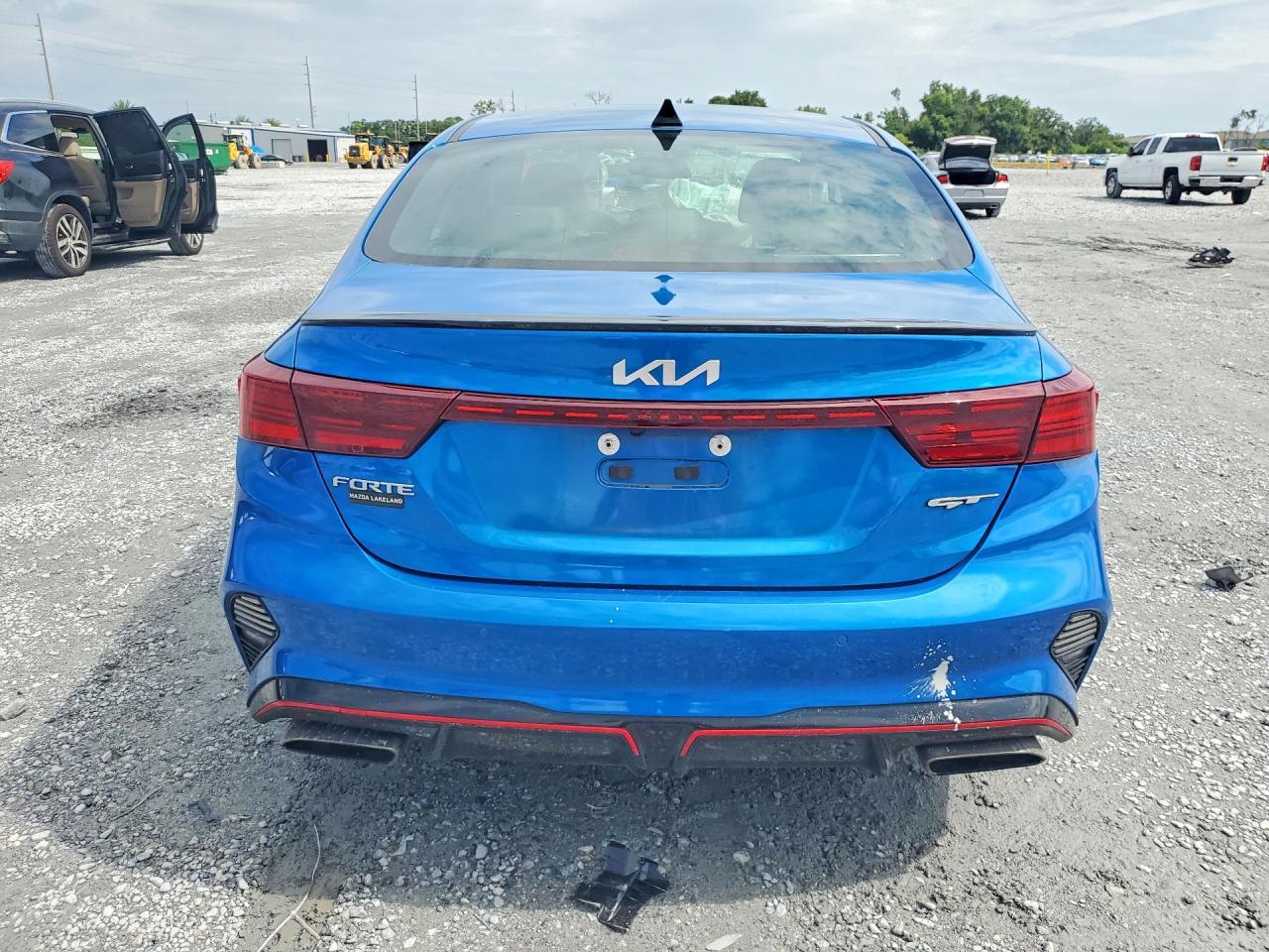 2024 Kia Forte Gt - zdjęcie 6