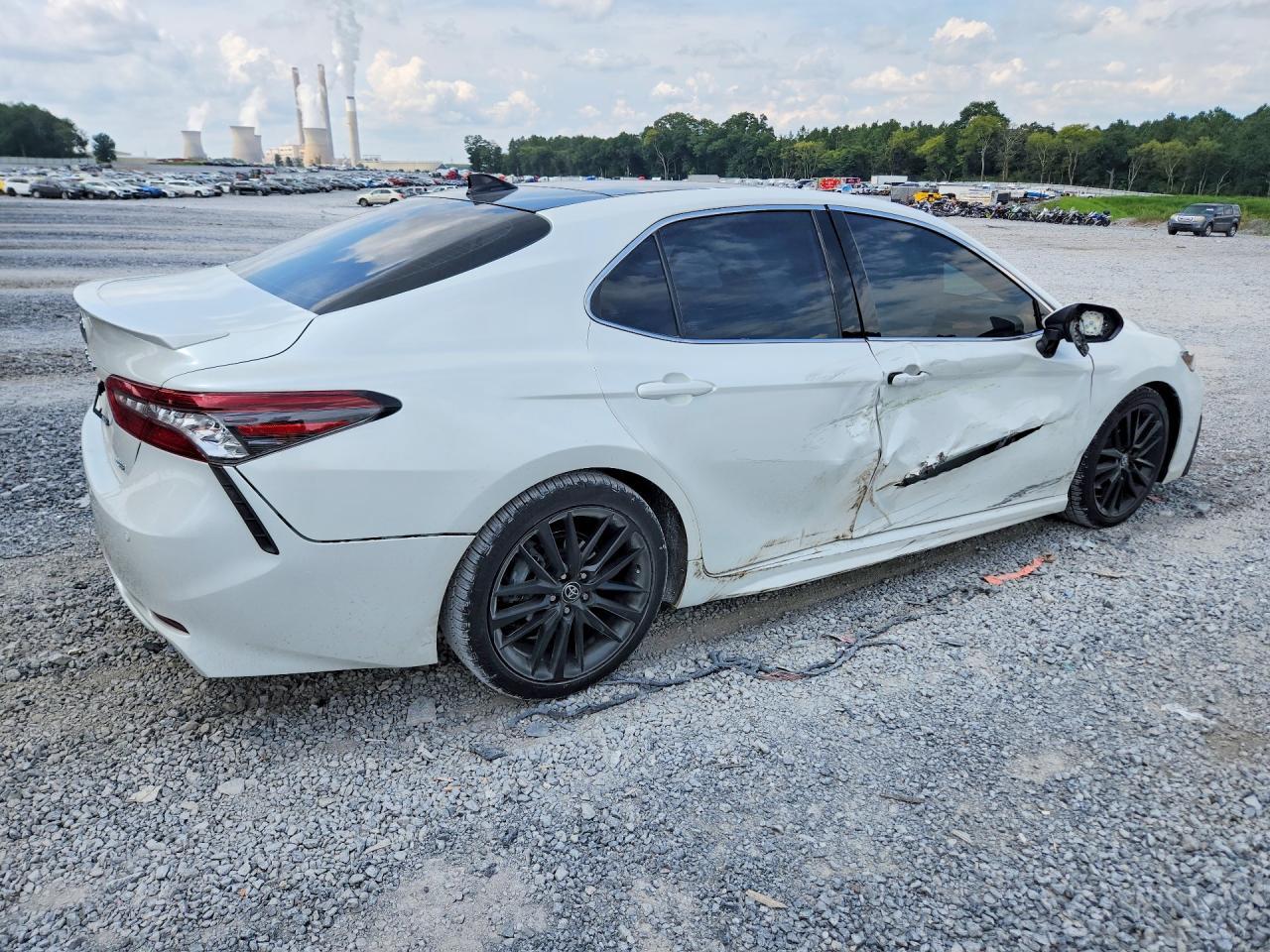 2022 Toyota Camry Xse V6 - zdjęcie 3