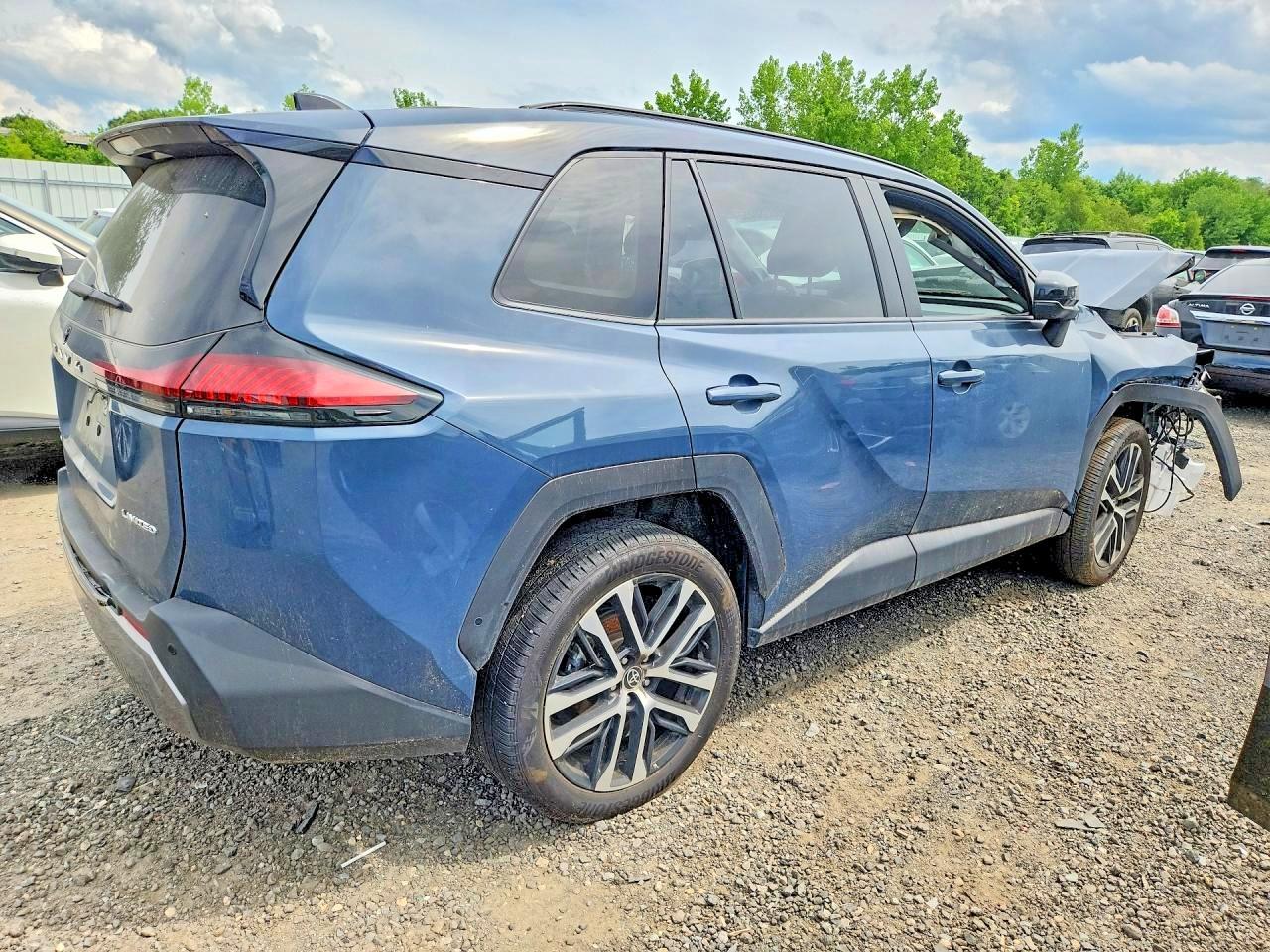2026 Toyota Rav4 Limited - zdjęcie 3