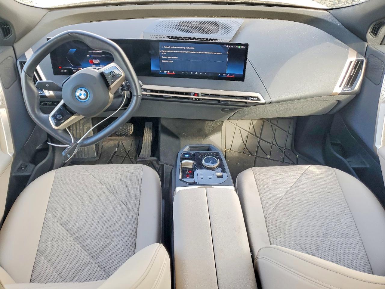 2025 BMW Ix xDrive50 - zdjęcie 8