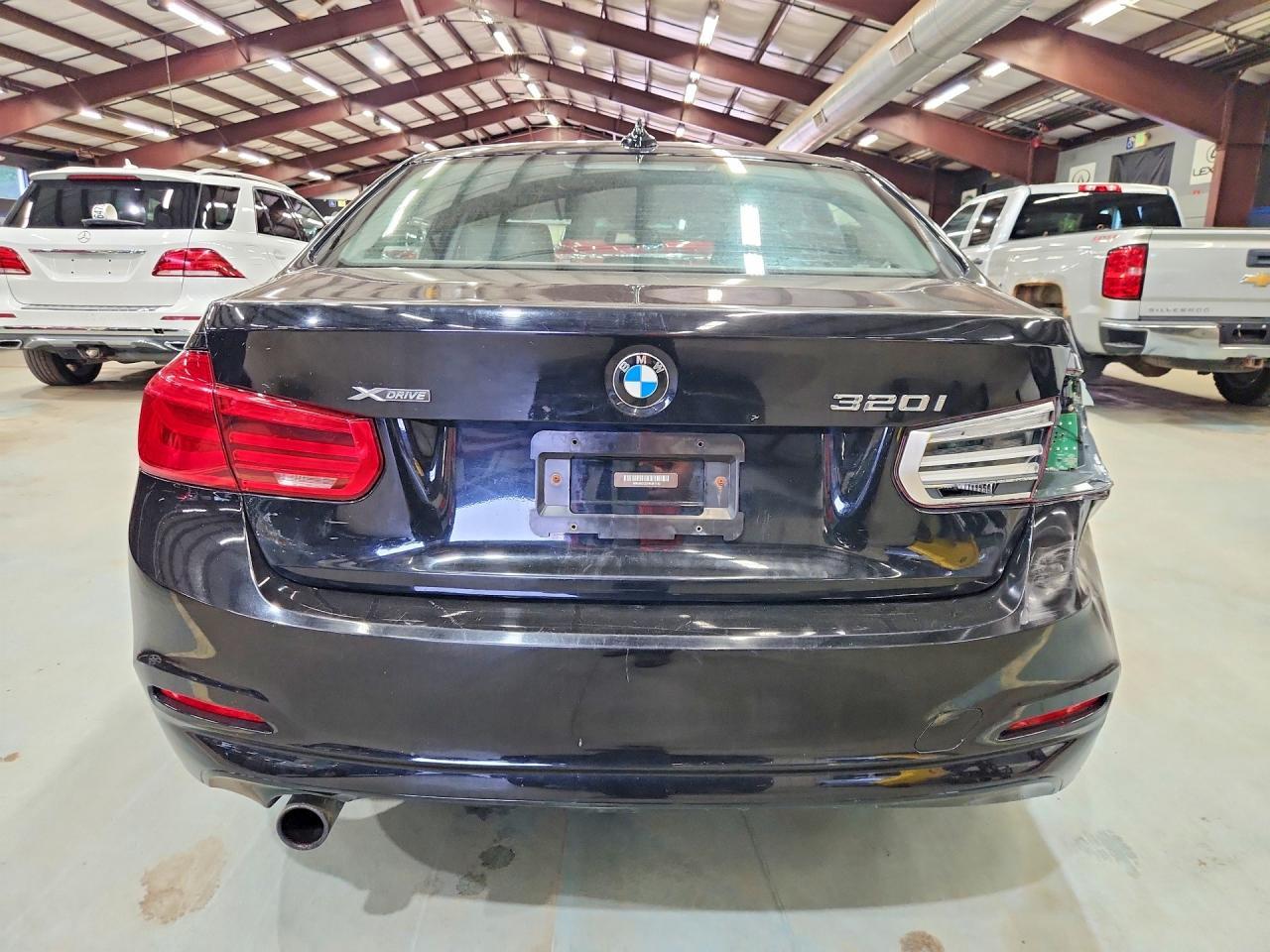 2017 BMW Seria 3 320i - zdjęcie 6