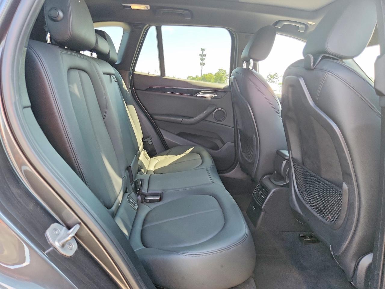 2020 BMW X1 xDrive28I - zdjęcie 11