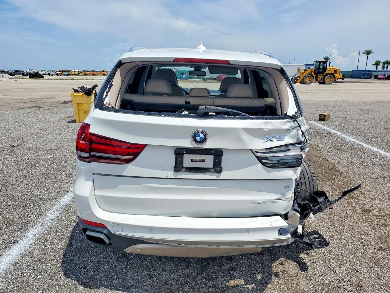2016 BMW X5 xDrive50I - zdjęcie 6
