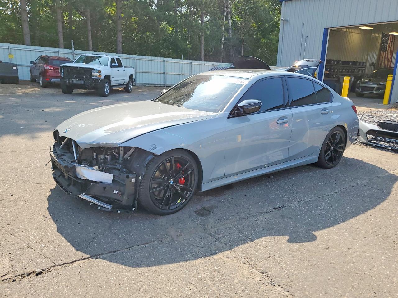 2023 BMW Seria 3 340i - zdjęcie główne