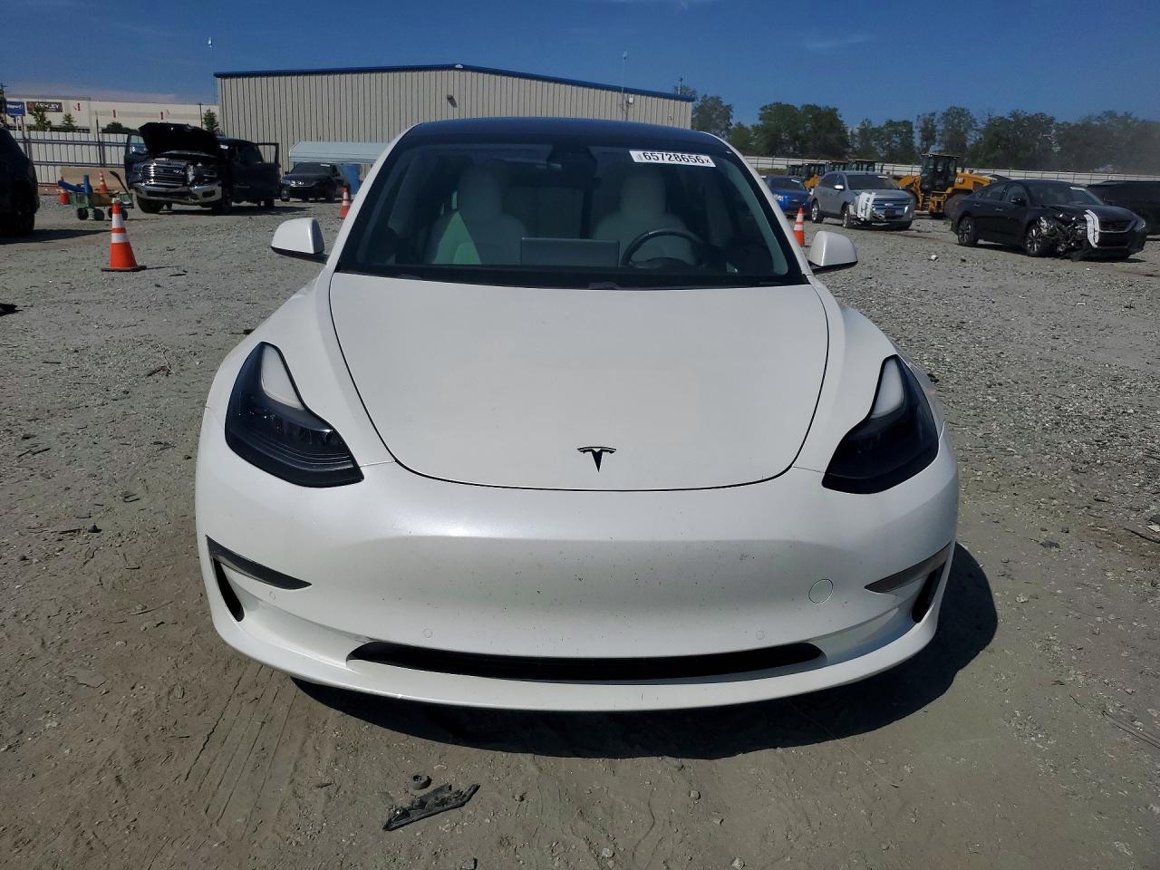 2021 Tesla Model 3 - zdjęcie 5