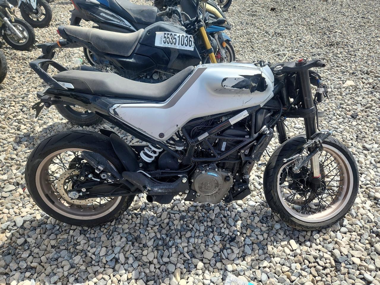 2020 Husqvarna Vitpilen 401/Svartpilen 401 - zdjęcie główne