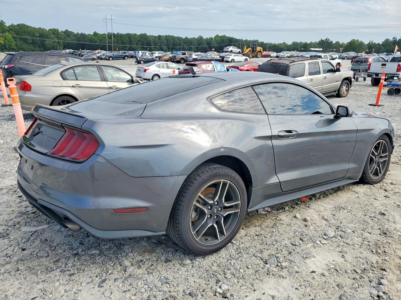 2022 Ford Mustang - zdjęcie 3