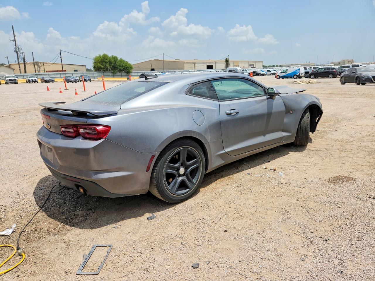 2020 Chevrolet Camaro Ls - zdjęcie 3