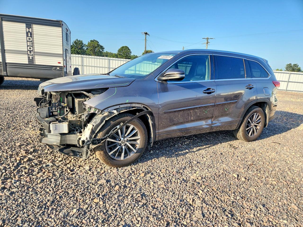 2017 Toyota Highlander Xle - zdjęcie główne