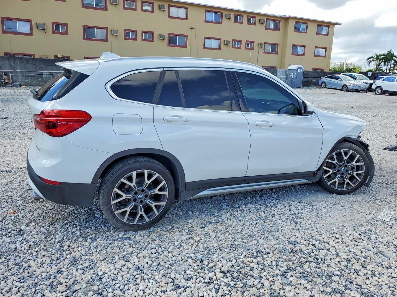2021 BMW X1 Sdrive28I - zdjęcie 3