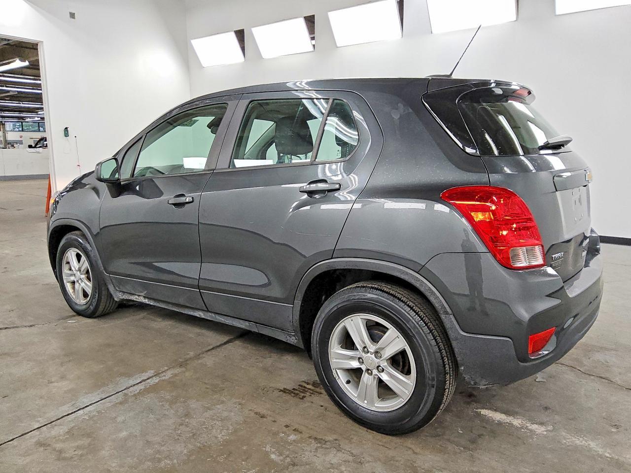 2020 Chevrolet Trax Ls - zdjęcie 2
