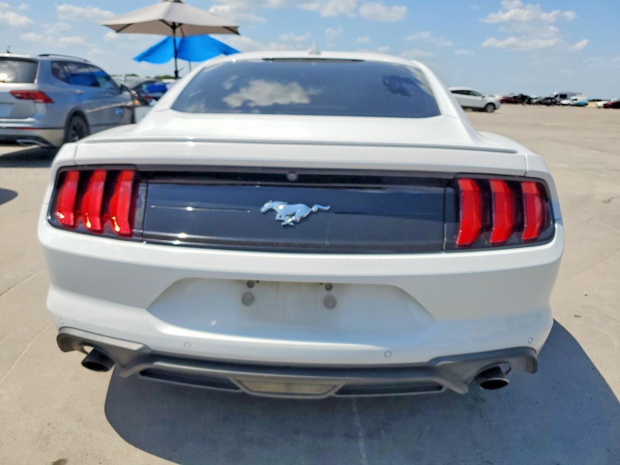 2021 Ford Mustang - zdjęcie 6