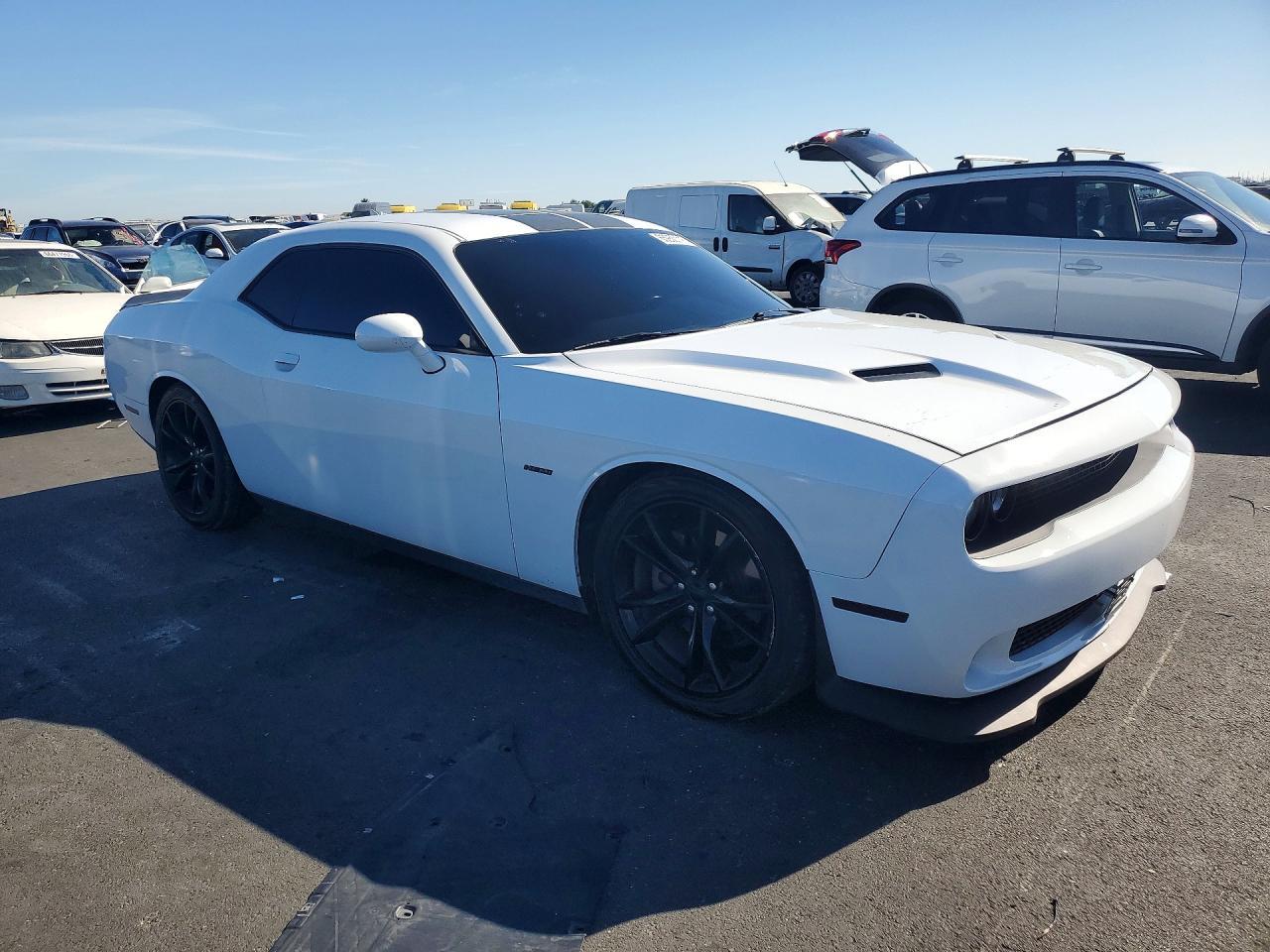 2016 Dodge Challenger R/T - zdjęcie 4