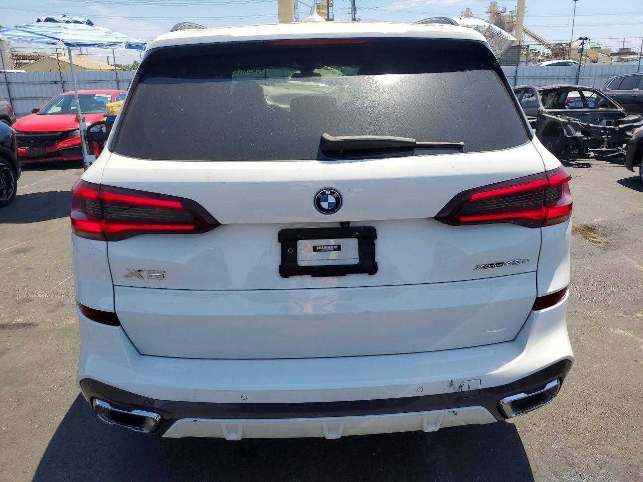2023 BMW X5 xDrive45E - zdjęcie 6
