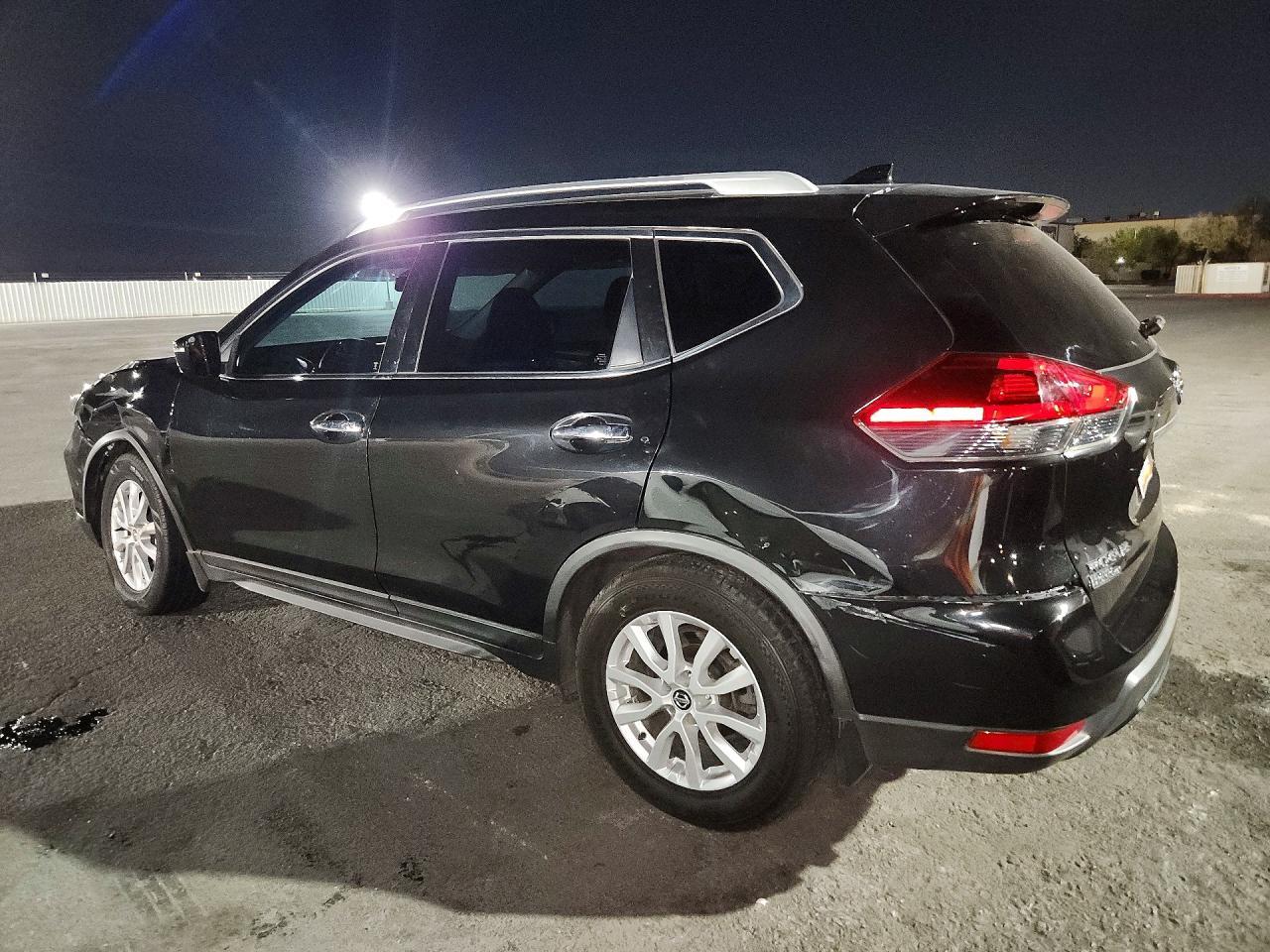 2018 Nissan Rogue Sv - zdjęcie 2