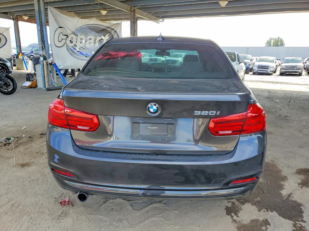 2016 BMW 320 I - zdjęcie 6